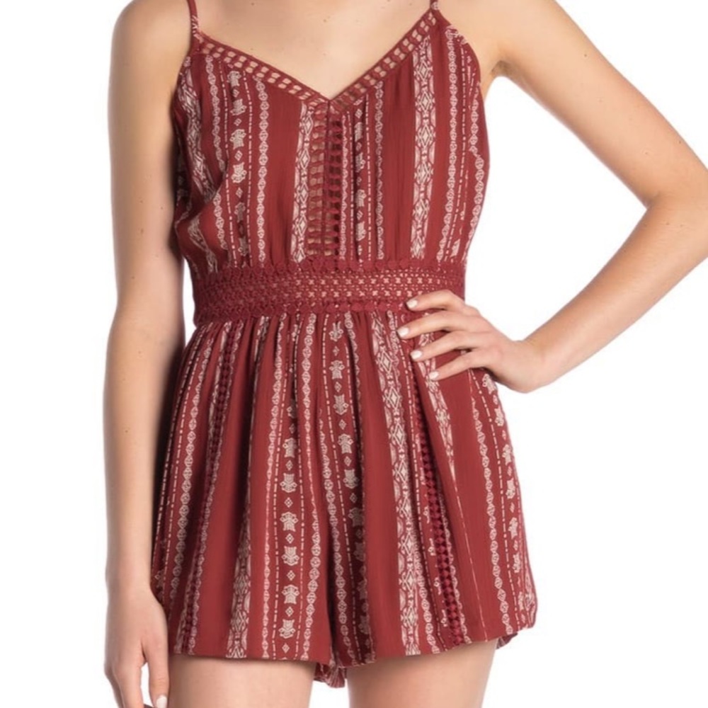 Angie – Printed Lace Detail Romper in Cinnamon